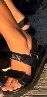 Wanda Nara feet photo thumbnail