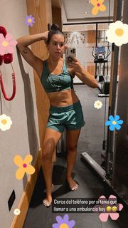 Cristina Pedroche feet photo thumbnail