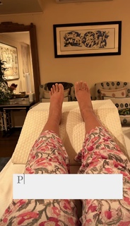 Sonam Kapoor feet photo thumbnail