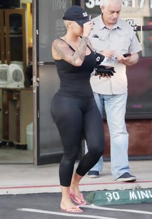 Amber Rose feet photo thumbnail