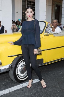 Ana de Armas feet photo thumbnail