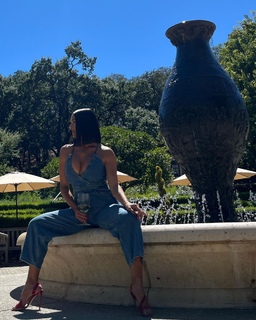 Nikki Garcia feet photo thumbnail