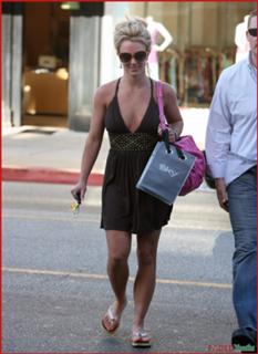 Britney Spears feet photo thumbnail