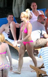 Britney Spears feet photo thumbnail