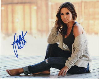 Lacey Chabert feet photo thumbnail