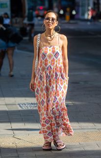 Myleene Klass feet photo thumbnail