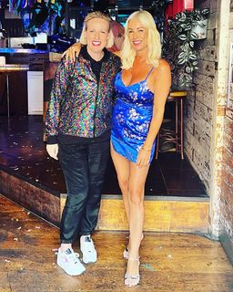 Denise Van Outen feet photo thumbnail