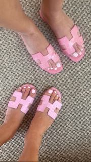 Chiara Ferragni feet photo thumbnail