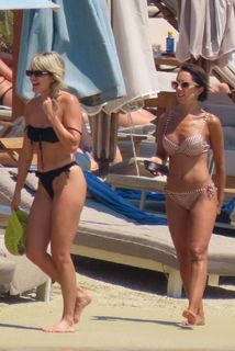 Ashley Roberts feet photo thumbnail