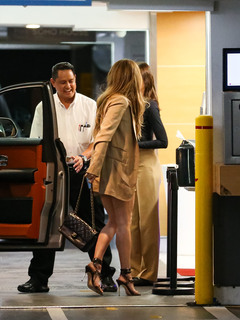Jennifer Lopez feet photo thumbnail