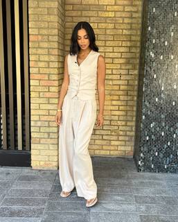 Rochelle Humes feet photo thumbnail