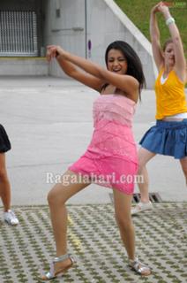 Trisha Krishnan feet photo thumbnail