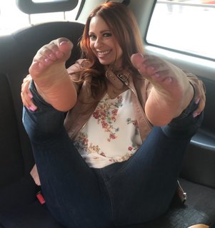 Rebecca Berardi feet photo thumbnail