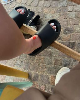Tana Mongeau feet photo thumbnail