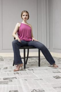 Michelle Trachtenberg feet photo thumbnail