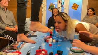 Rachel Ballinger feet photo thumbnail