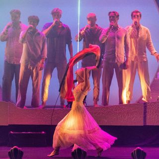 Aurora Aksnes feet photo thumbnail