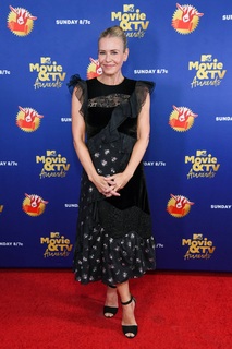 Chelsea Handler feet photo thumbnail