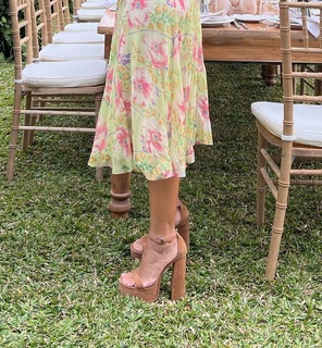 Carolina Ardohain feet photo thumbnail