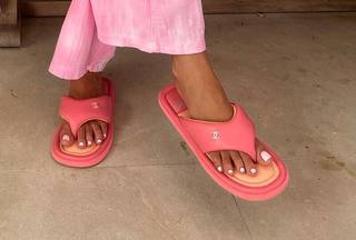 Chiara Ferragni feet photo thumbnail