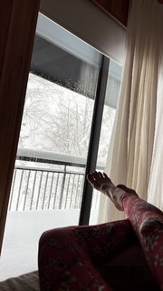 Nicole Neumann feet photo thumbnail