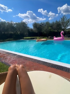 Elena Santarelli feet photo thumbnail