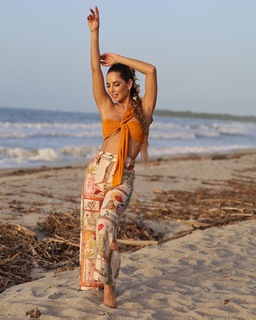 Carmen Villalobos feet photo thumbnail