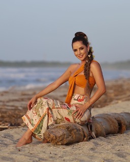 Carmen Villalobos feet photo thumbnail