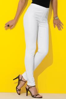 Paige Butcher feet photo thumbnail
