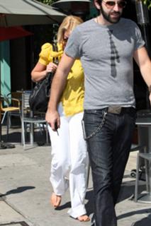 Katherine Heigl feet photo thumbnail