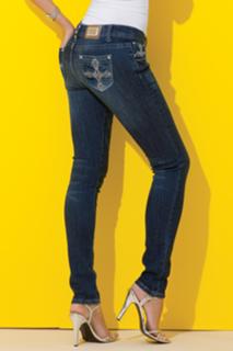 Paige Butcher feet photo thumbnail