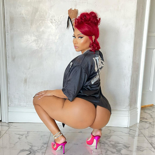 Nicki Minaj feet photo thumbnail