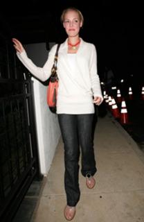 Katherine Heigl feet photo thumbnail