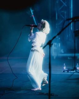 Aurora Aksnes feet photo thumbnail