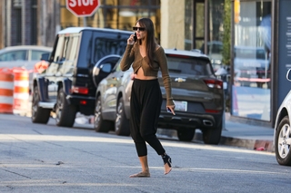 Eiza González feet photo thumbnail