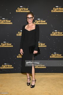 Julie Bowen feet photo thumbnail