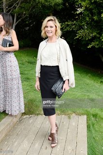 Julie Bowen feet photo thumbnail