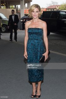 Julie Bowen feet photo thumbnail