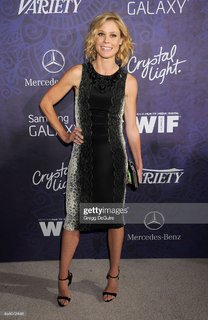 Julie Bowen feet photo thumbnail