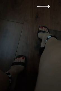 Xenia Tchoumitcheva feet photo thumbnail