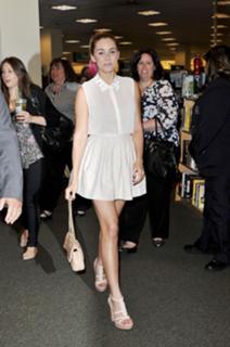 Lauren Conrad feet photo thumbnail