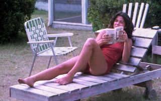 Sandra Bullock feet photo thumbnail
