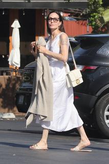 Angelina Jolie feet photo thumbnail