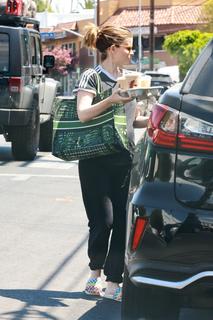 Kate Mara feet photo thumbnail