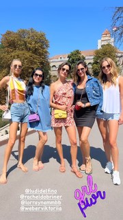 Alessandra Ambrosio feet photo thumbnail