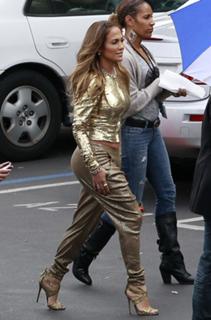 Jennifer Lopez feet photo thumbnail