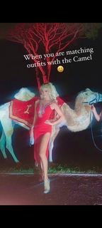 Victoria Silvstedt feet photo thumbnail