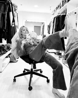 Julieta Prandi feet photo thumbnail