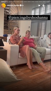 Chelsea Handler feet photo thumbnail