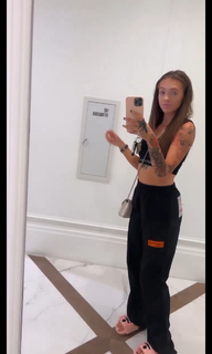 Victoria Waldrip feet photo thumbnail